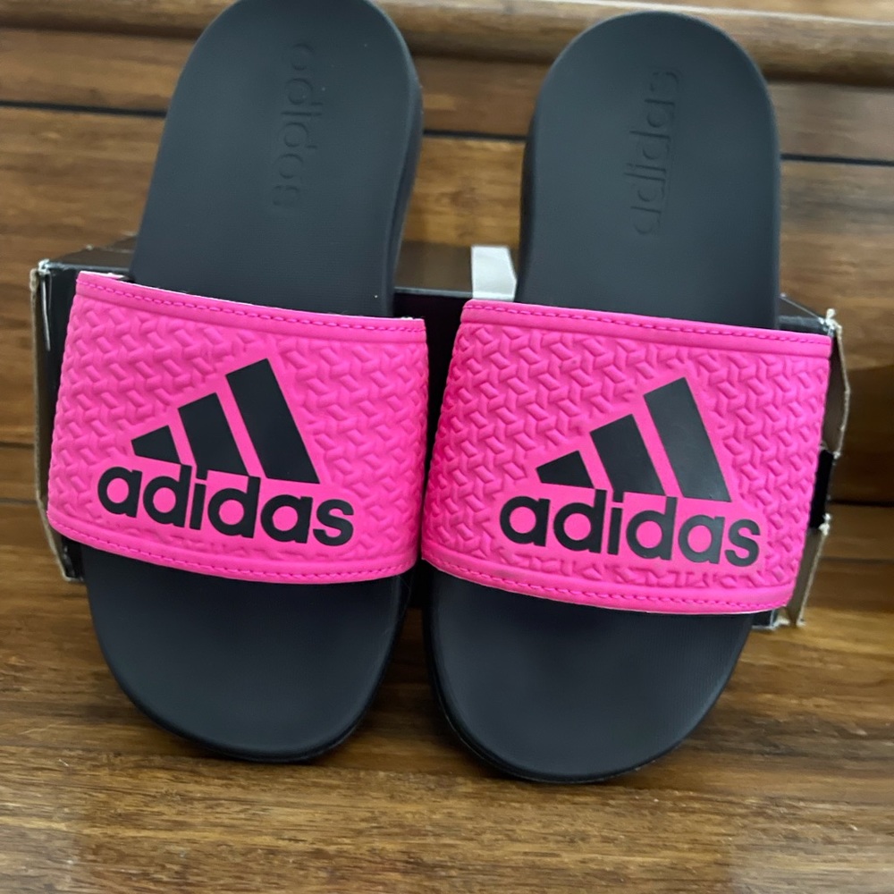 Girls Adidas Slides/Sandales